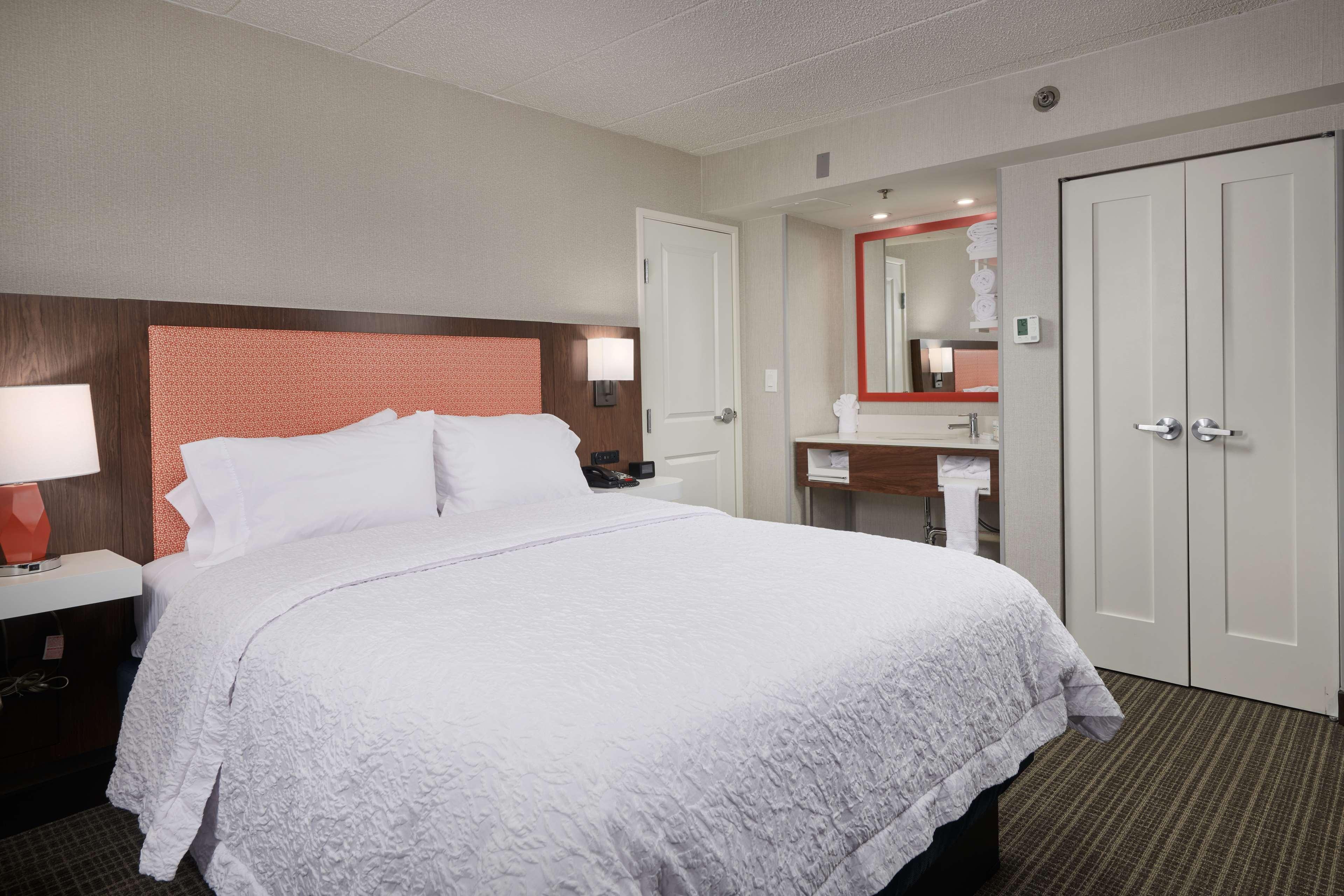 Hampton Inn Fairfax City Exterior photo