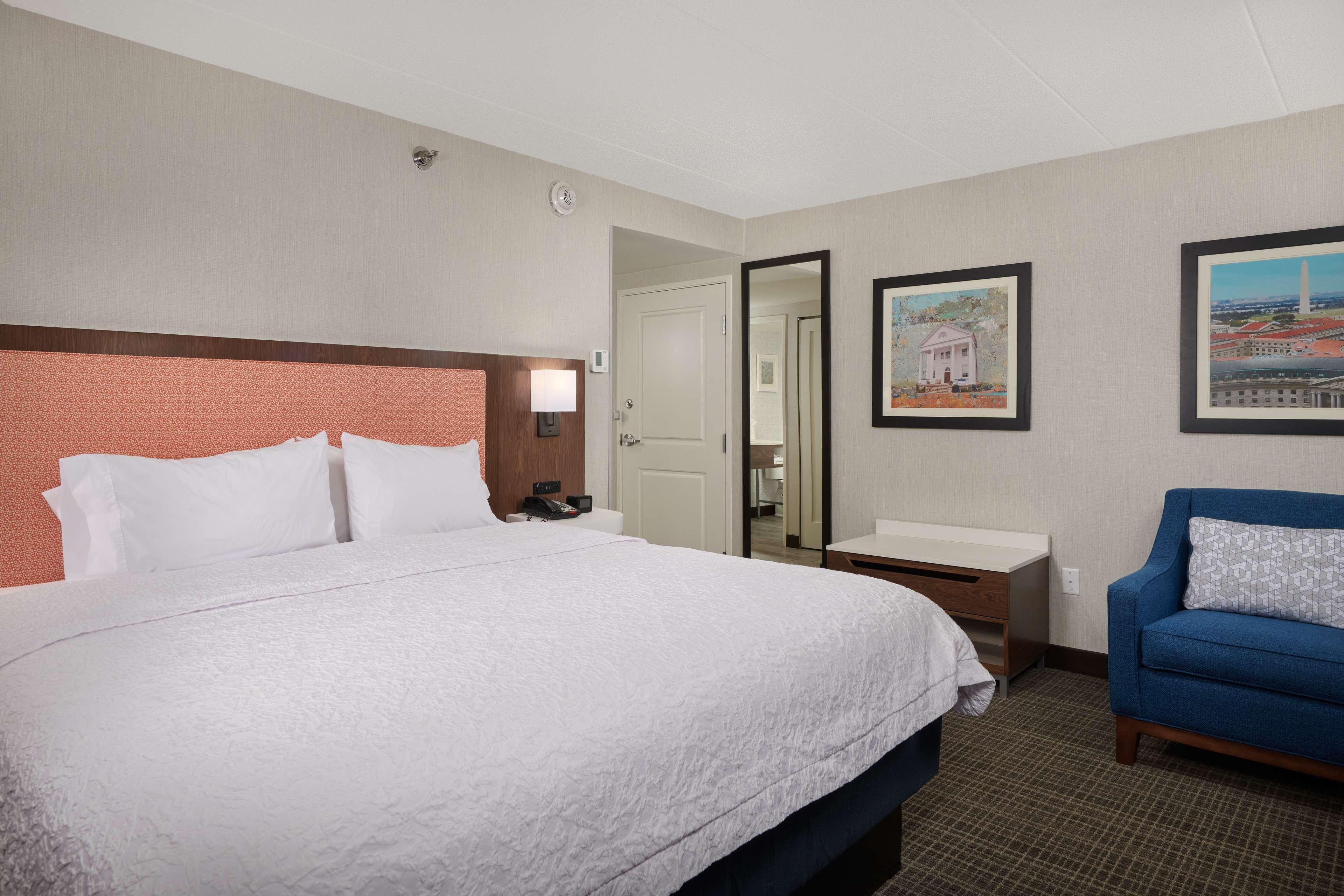 Hampton Inn Fairfax City Exterior photo