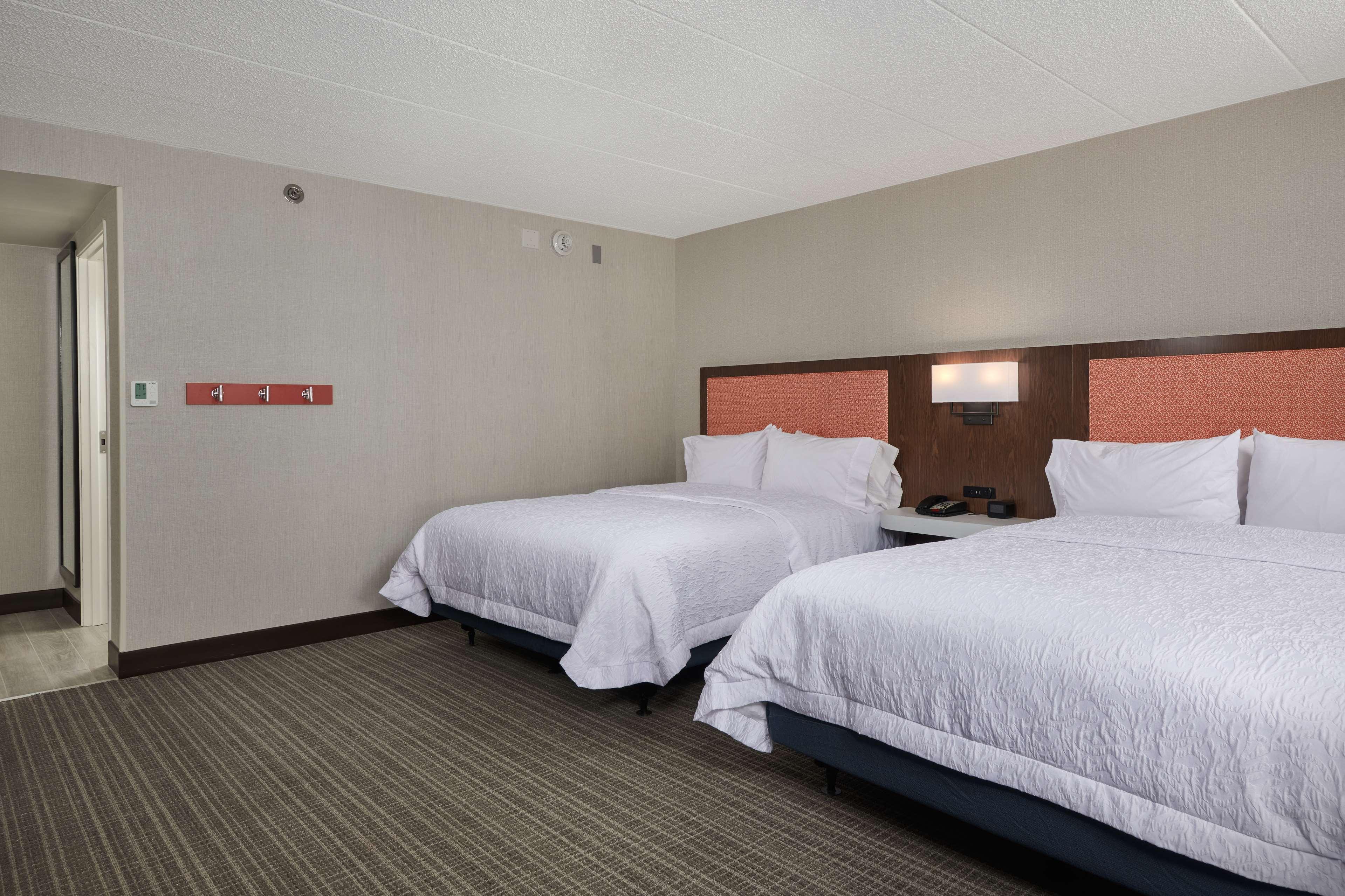 Hampton Inn Fairfax City Exterior photo
