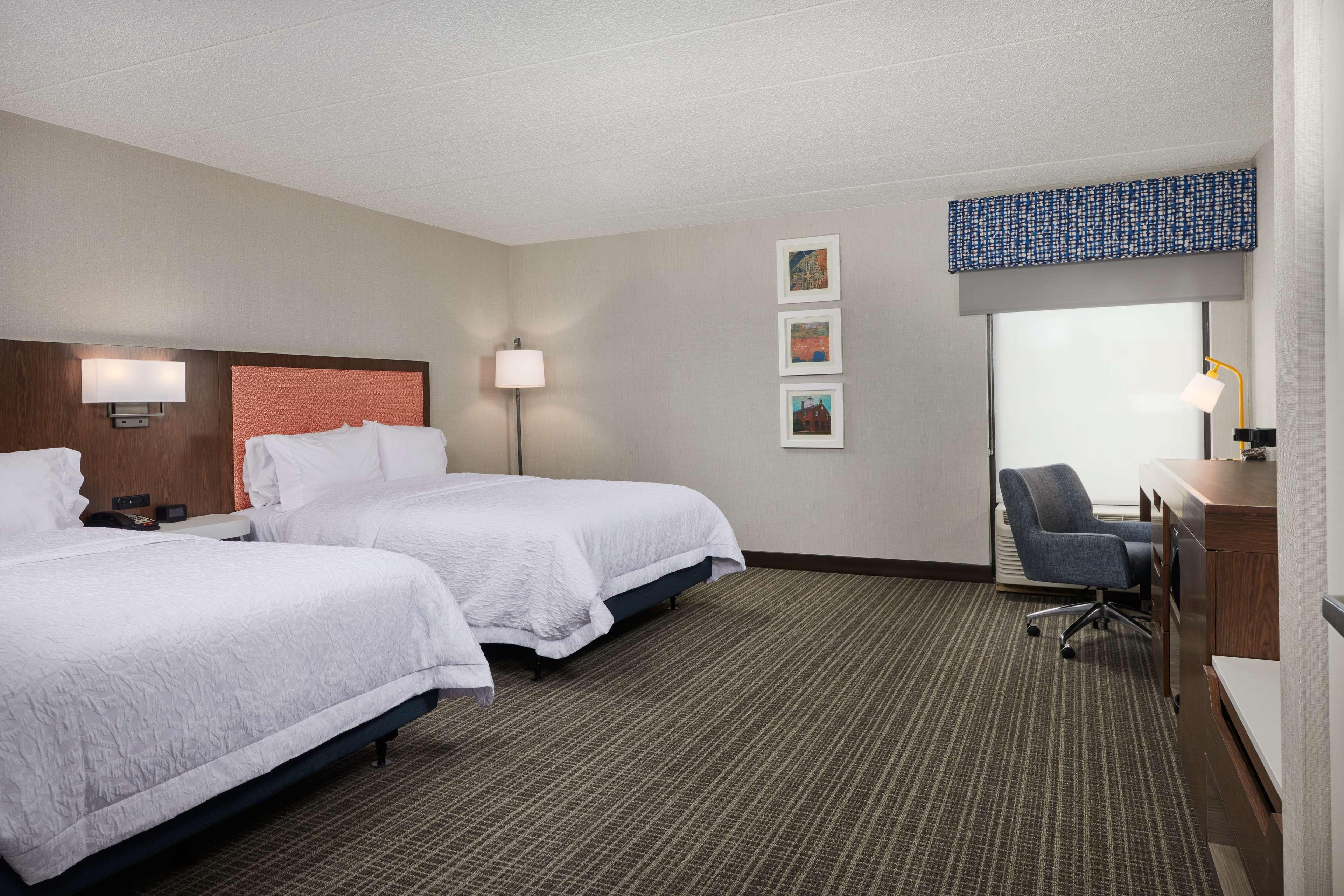Hampton Inn Fairfax City Exterior photo