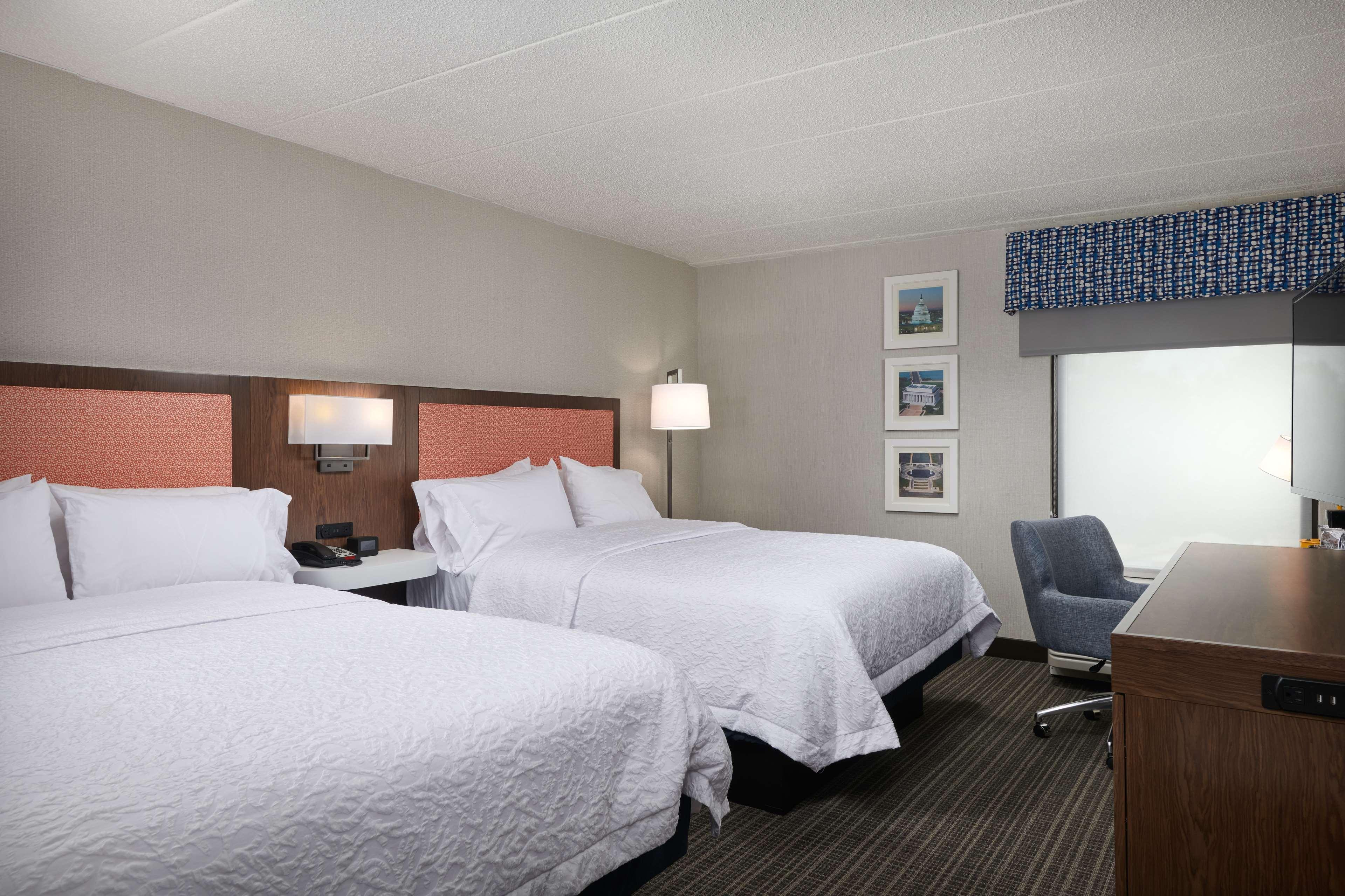 Hampton Inn Fairfax City Exterior photo