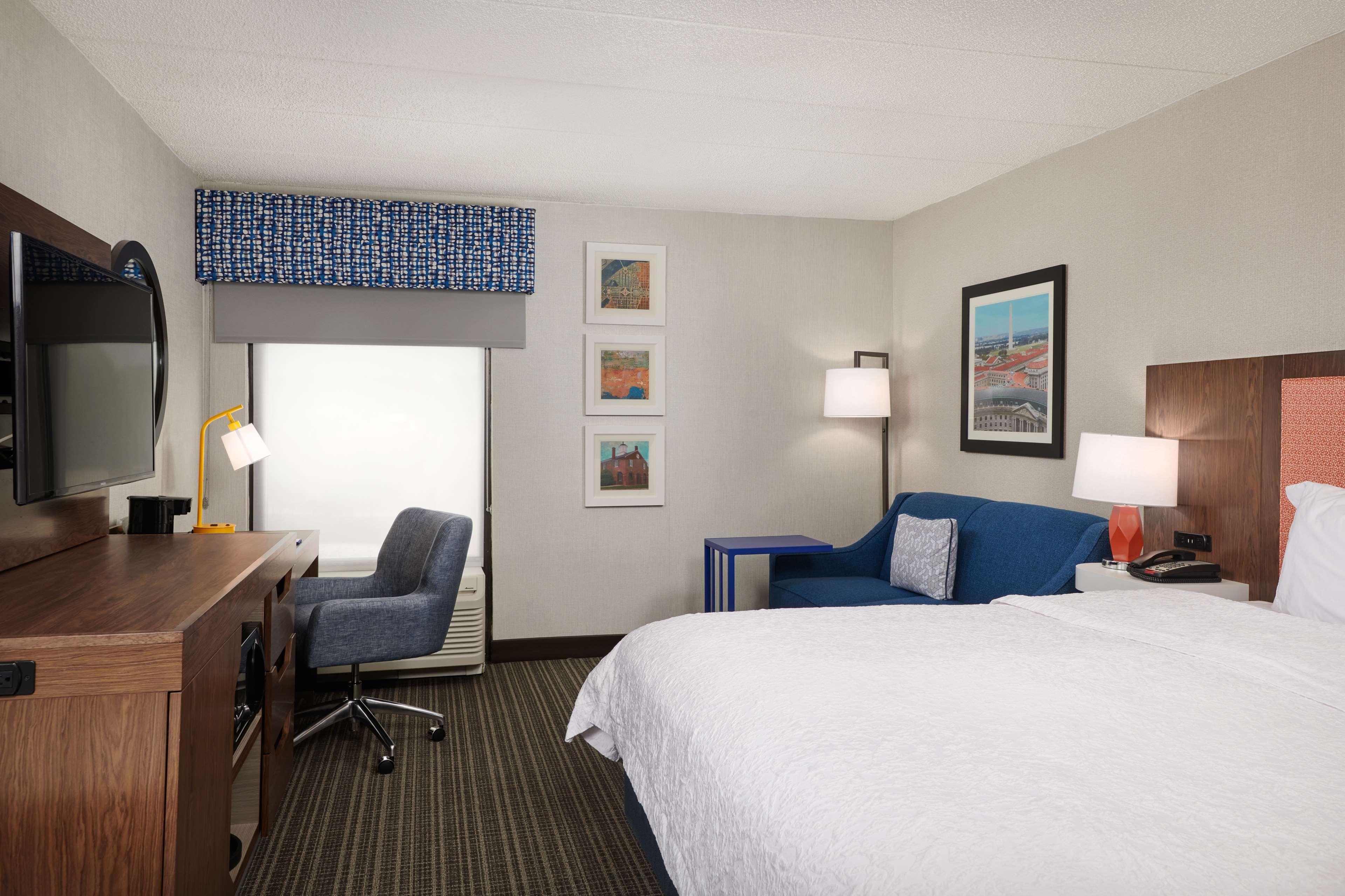 Hampton Inn Fairfax City Exterior photo