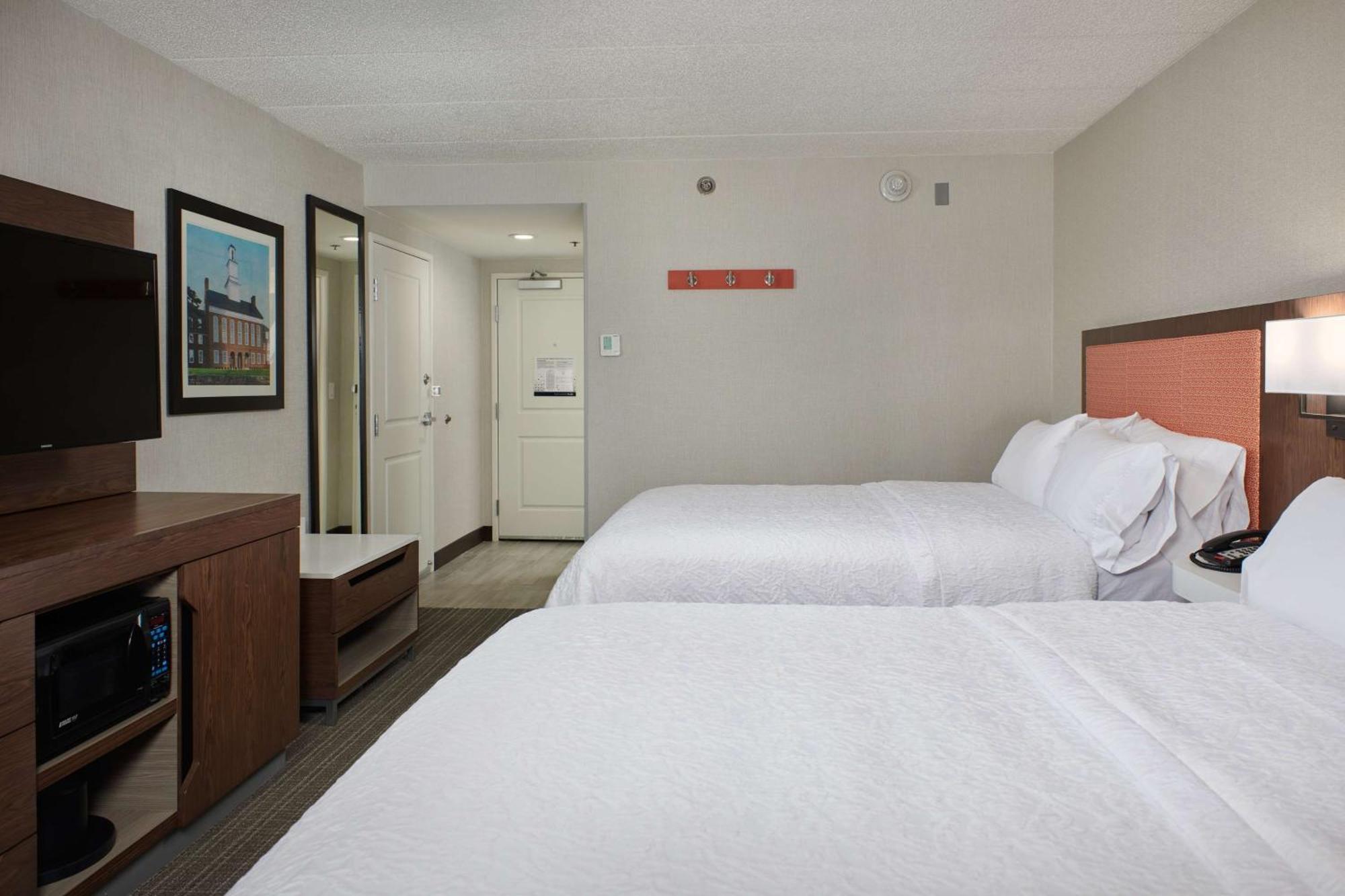 Hampton Inn Fairfax City Exterior photo
