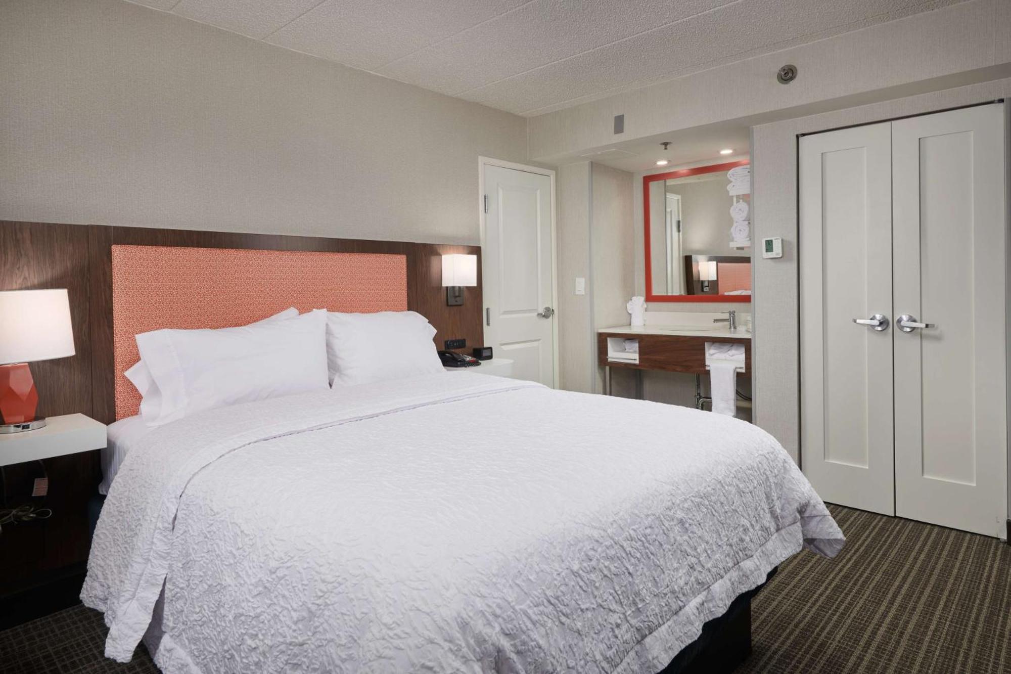 Hampton Inn Fairfax City Exterior photo