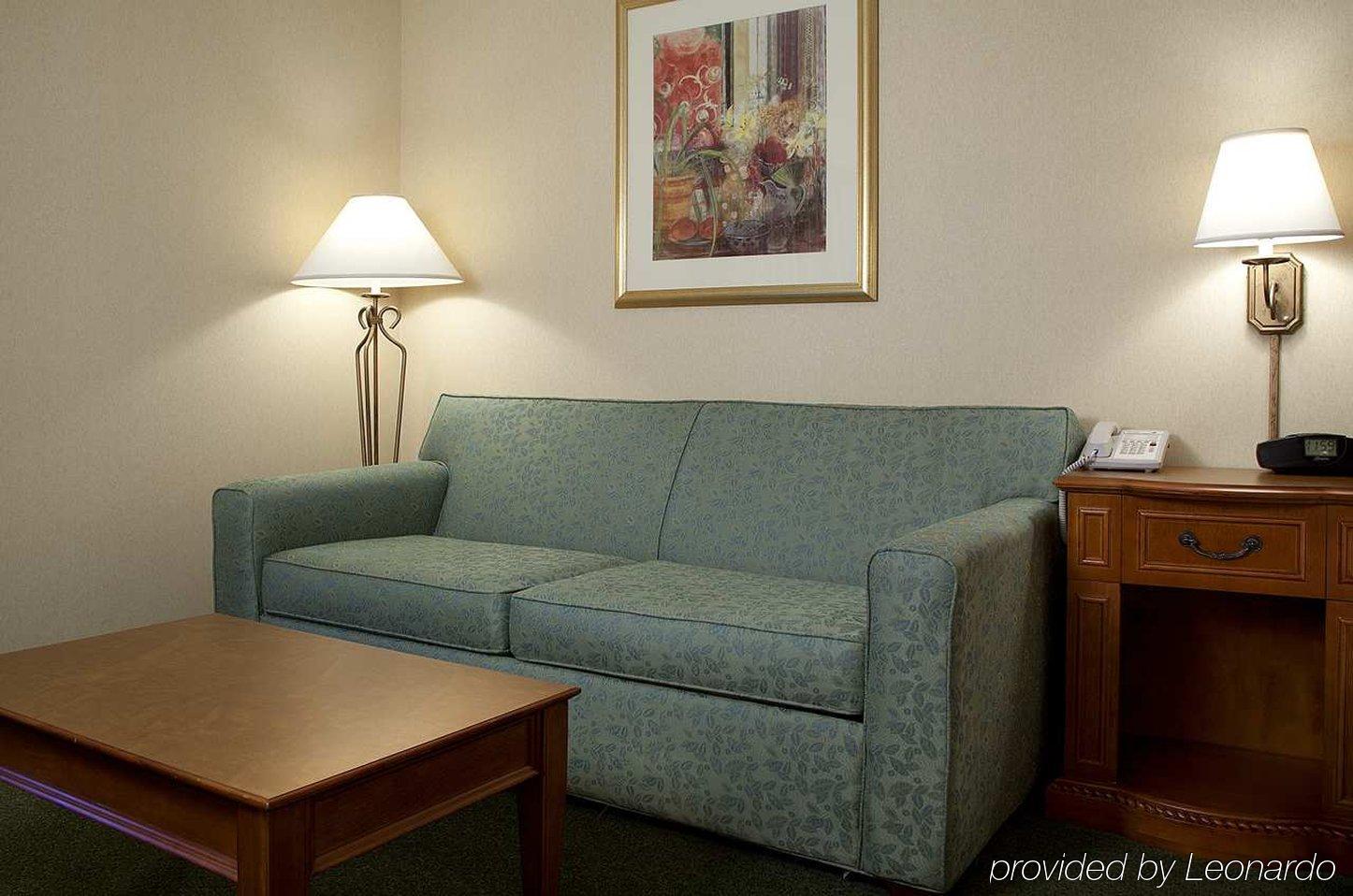 Hampton Inn Fairfax City Room photo