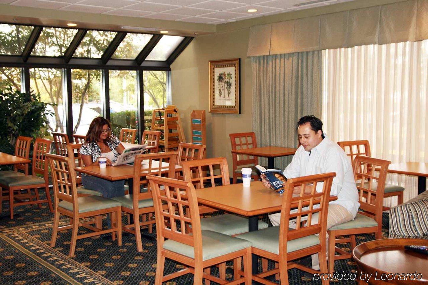 Hampton Inn Fairfax City Restaurant photo